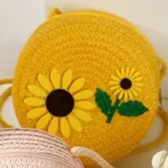 Little Girls Straw Flower Crossbody Bag NIB - Picture 2 of 2